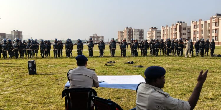 मतगणना को लेकर अररिया पुलिस अलर्ट, फुल ड्रेस रिहर्सल में दिखी प्रशासन की तैयारियां