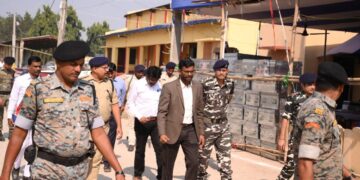 स्ट्रॉन्ग रूम में पुख्ता सुरक्षा, डीएम-एसपी ने किया संयुक्त निरीक्षण