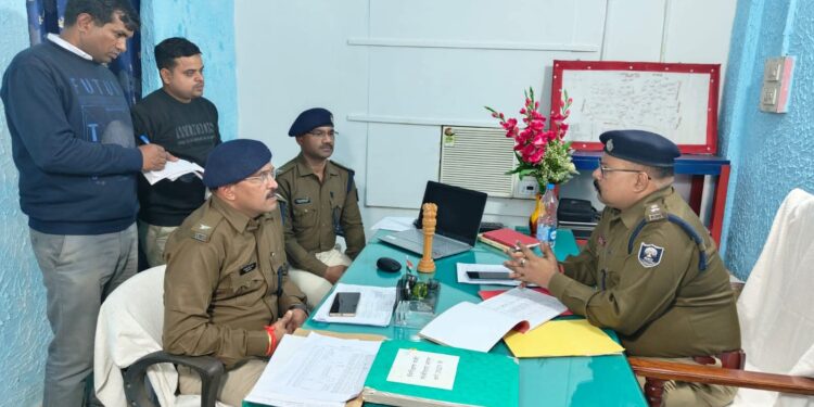 जोकीहाट – थाना प्रबंधन दुरुस्त करने पर जोर, एसपी ने जोकीहाट थाना का किया निरीक्षण