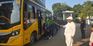 अररिया – मोहिनी देवी मेमोरियल स्कूल के आवासीय छात्रों का शैक्षणिक एवं आध्यात्मिक भ्रमण दल कोलकाता रवाना