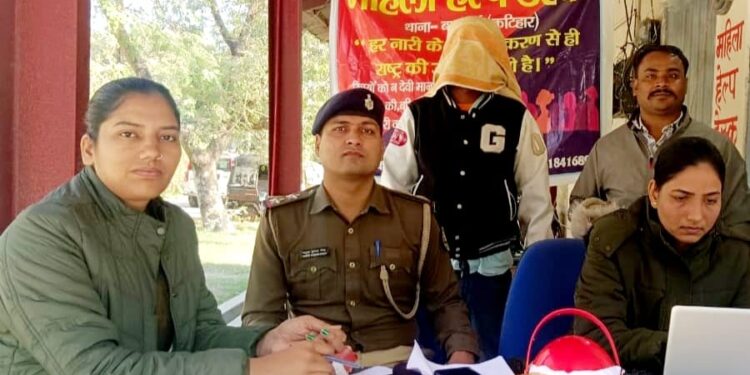 बारसोई (कटिहार) – 390 ग्राम गांजा के साथ तस्कर गिरफ्तार बारसोई पुलिस को मिली बड़ी कामयाबी