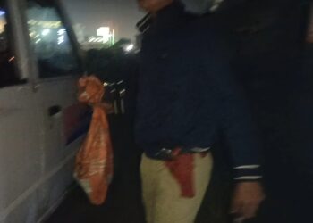 अररिया – नगर थाना की छापेमारी, 25 मिनट की कार्रवाई में झोले मैं कुछ बरामद साथ मैं एक आधार कार्ड भी बरामद