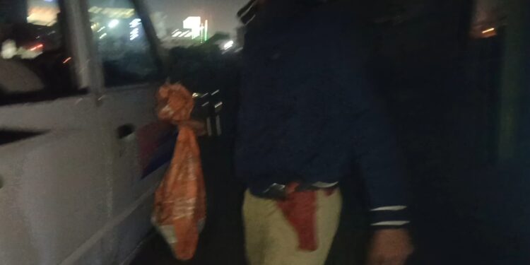 अररिया – नगर थाना की छापेमारी, 25 मिनट की कार्रवाई में झोले मैं कुछ बरामद साथ मैं एक आधार कार्ड भी बरामद