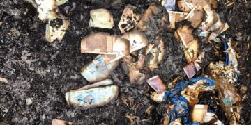 भरगामा – अज्ञात कारणों से लगी आग में कुरकुरे फैक्ट्री जलकर राख, करीब 25 लाख की क्षति