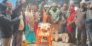 अटल जयंती पर अटल चौक में दीपोत्सव व पुष्पांजलि