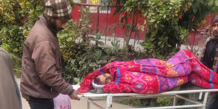 भूमि विवाद में बुजुर्ग की बेरहमी से पिटाई, गंभीर हालत में हायर सेंटर रेफर