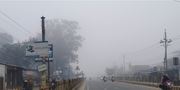 भीषण ठंड के कारण कक्षा 05 तक के स्कूलों पर 24 दिसंबर तक लगा अस्थायी प्रतिबंध