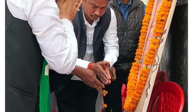 राजद कार्यालय में भारत रत्न जननायक कर्पूरी ठाकुर की 102वीं जयंती श्रद्धा और संकल्प के साथ मनाई गई