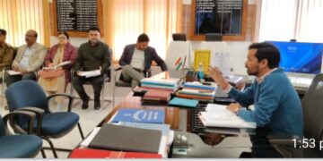 जिला परिवहन टास्क फोर्स की बैठक में यातायात सहूलियतें एवं परिवहनों से यात्रियों की सुरक्षा पर दिया सख्त संदेश