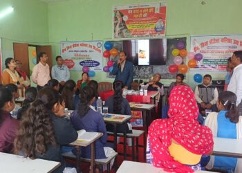 सीतामढ़ी – फाइलेरिया मुक्त जिले का संकल्प: स्कूलों में बूथ लगाकर बच्चों को खिलाई जा रही दवा