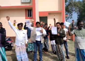 शिवानंदपुर अस्पताल में फिर मिली एक्सपायरी दवा, ग्रामीणों का प्रदर्शन