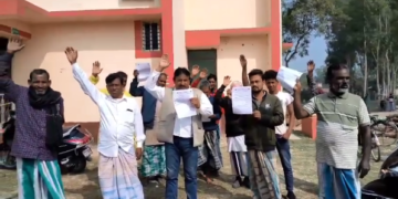 शिवानंदपुर अस्पताल में फिर मिली एक्सपायरी दवा, ग्रामीणों का प्रदर्शन