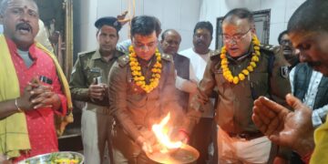 दरभंगा :- डीआईजी ,और एसएसपी ने किया बाबा कुशेश्वरनाथ महादेव की पूजा अर्चना