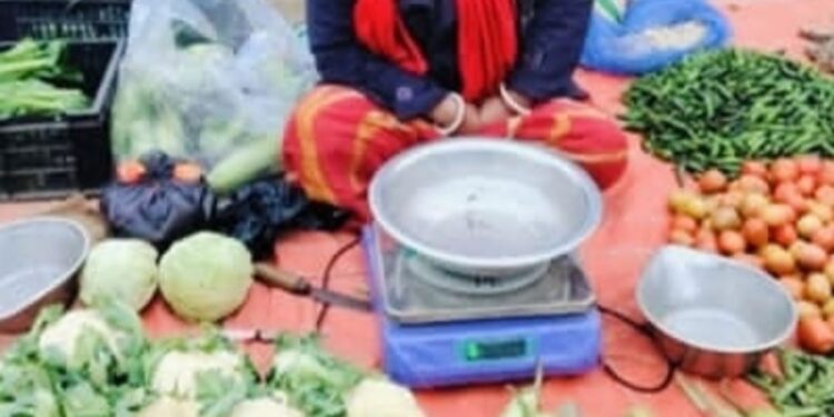 प्रत्येक परिवार के एक महिला सदस्य के बैंक खाते में दस हजार रुपये की राशि बिहार सरकार ने की अंतरण: डीपीएम 