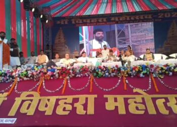 दिवारी स्थान के विषहरा मंदिर परिसर में दो दिवसीय विषहरा महोत्सव का भव्य शुभारंभ