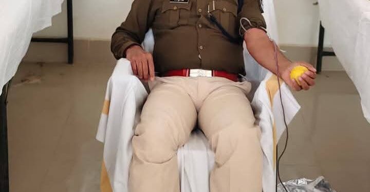 बिहार पुलिस सप्ताह पर दरभंगा में रक्तदान शिविर, 33 पुलिसकर्मियों ने किया रक्तदान