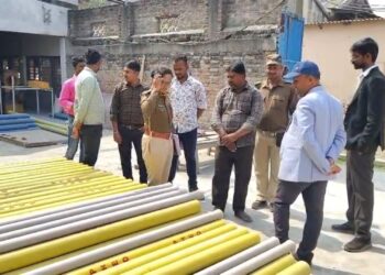 सहरसा में PRINCE PIPES के नाम पर फर्जी फैक्ट्री पर छापा, भारी मात्रा में नकली पाइप जब्त