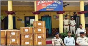 अररिया – नशे के सौदागरों पर अररिया पुलिस का बड़ा प्रहार, भारी मात्रा में कोडिनयुक्त कफ सिरप बरामद