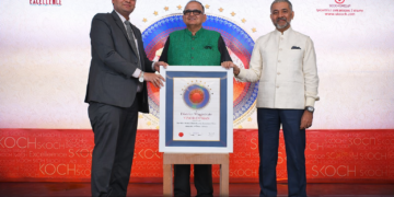 अररिया – खेल स्टेडियम निर्माण की नवाचारी पहल पर जिलाधिकारी श्री विनोद दूहन को ‘Skoch Award’ से सम्मानित