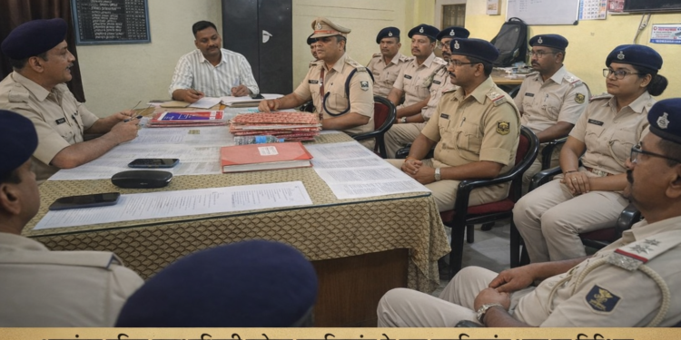 अररिया – फारबिसगंज थाना का निरीक्षण, लंबित कांडों की समीक्षा तेज