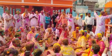 दरभंगा :- रंग-गुलाल और जोगीरा के साथ कुशेश्वरस्थान में धूमधाम से मनी होली।