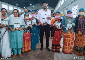 जीविका सीईओ ने टी फैक्ट्री का किया निरीक्षण