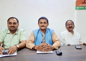 संसद की गरिमा से खिलवाड़ कर रही है कांग्रेस : आदित्य नारायण झा