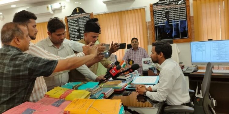 किशनगंज, बिहार -जिले में एलपीजी गैस की पर्याप्त उपलब्धता, आपूर्ति एवं वितरण व्यवस्था सामान्य: डीएम