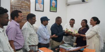 विशिष्ट दत्तक ग्रहण संस्थान के माध्यम से चार माह की बच्ची को केरल के दंपति ने लिया गोद