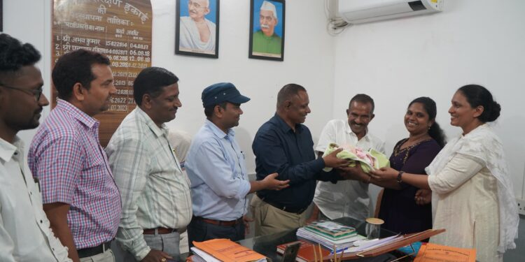 विशिष्ट दत्तक ग्रहण संस्थान के माध्यम से चार माह की बच्ची को केरल के दंपति ने लिया गोद