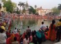 चैती छठ महापर्व पर श्रद्धालुओं ने अस्तांचलगामी सुर्य को चढाया अर्घ्य 