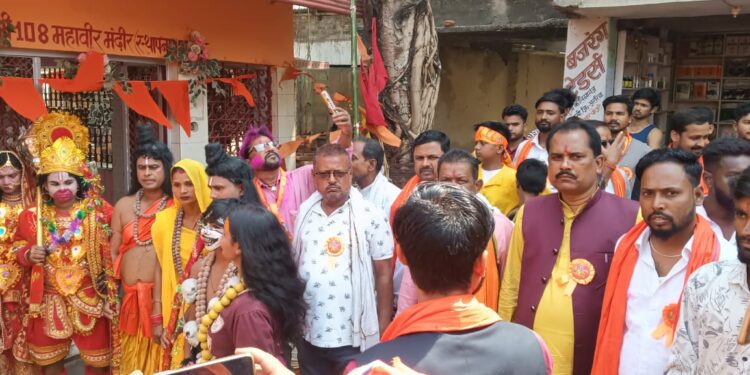 रामनवमी पर कालियागंज बाजार में निकला भव्य जुलूस, भक्तिमय माहौल से गूंजा इलाका