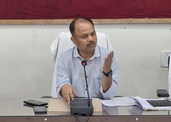 सहरसा में एलपीजी आपूर्ति सामान्य करने के लिए प्रशासन का बड़ा अभियान, डीएम दीपेश कुमार के निर्देश पर छापेमारी तेज, अवैध सिलेंडर जब्त