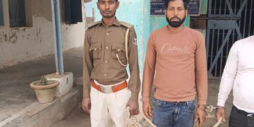 डकैता गांव में पुलिस छापेमारी, 62.7 लीटर नेपाली शराब बरामद दो तस्कर गिरफ्तार