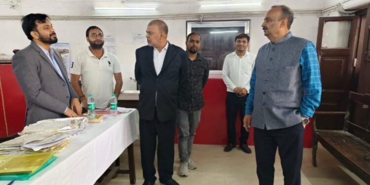 किशनगंज, बिहार -2,31 लाख,53,369 रुपये से हुआ सुलह समझौते तथा टेलीफोन बिल के 17 मामलों में कुल 27,797 रुपये एवं श्रम विभाग से 01 मामला का भी हुआ निष्पादन