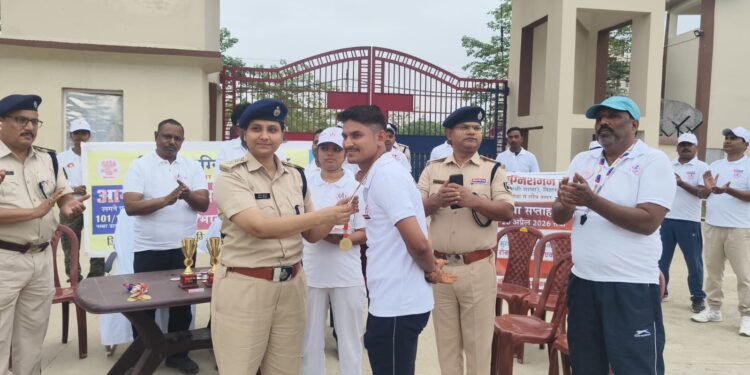 अररिया – अग्निशमन सेवा सप्ताह: 5 किमी मैराथन से दिया गया अग्नि सुरक्षा का संदेश