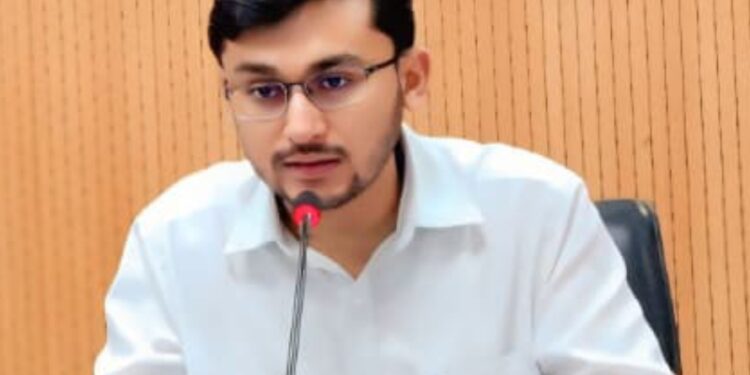 सर्वाइकल कैंसर से बचाव को लेकर एचपीवी टीकाकरण अभियान तेज, प्रखंडवार प्रगति की डीएम ने की समीक्षा