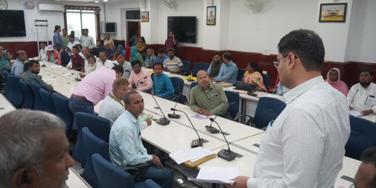 जनता दरबार में 87 मामलों की सुनवाई, जिलाधिकारी ने त्वरित कार्रवाई के दिए निर्देश