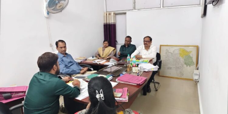 ज्ञान भारतम मिशन के तहत प्राचीन पाण्डुलिपियों के संरक्षण व डिजिटलीकरण को लेकर अररिया में महत्वपूर्ण बैठक आयोजित