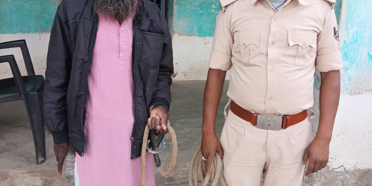 पलासी थाना क्षेत्र के कुम्हिया गांव में दहेज प्रताड़ना का एक गंभीर मामला सामने आया है।