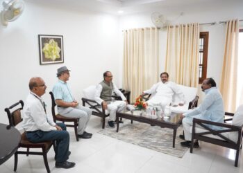 पटना – कृषि अनुसंधान परिसर, पटना के कार्यकारी निदेशक ने केंद्रीय कृषि मंत्री से की शिष्टाचार भेंट, संस्थान की गतिविधियों से कराया अवगत