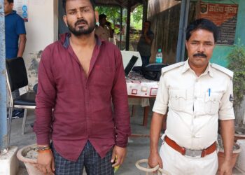 पलासी में 6.14 ग्राम स्मैक के साथ तस्कर गिरफ्तार, न्यायिक हिरासत में भेजा गया