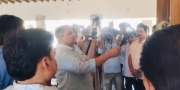 विजय चौधरी डिप्टी सीएम बनने के बाद पहली बार पहुंचे पैतृक गांव