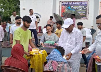 मोहिनी देवी मेमोरियल स्कूल के सभागार में भगवान बुध की जयंती मनाई गई 