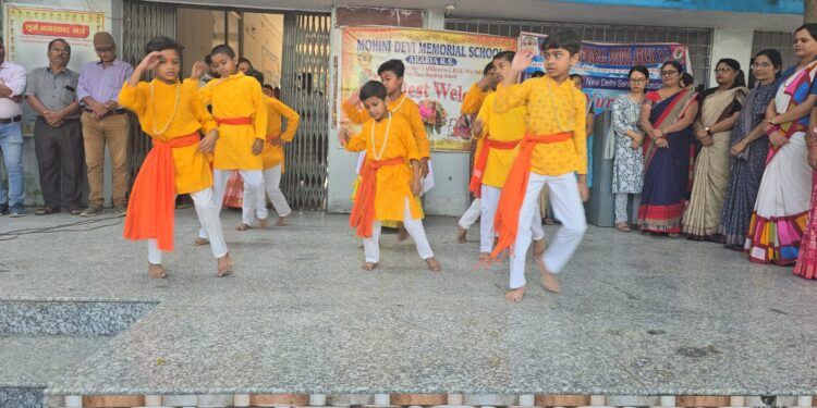 अररिया – मोहिनी देवी मेमोरियल स्कूल अररिया में गुरुदेव रविंद्र नाथ टैगोर की जयंती समारोह पूर्वक मनाई गई