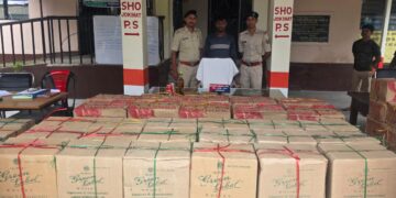 भेभरा ओवरब्रिज के पास ट्रक से भारी मात्रा में विदेशी शराब बरामद, चालक गिरफ्तार।