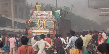 रानीगंज – रानीगंज में दर्दनाक सड़क हादसा, महिला की मौत के बाद एनएच जाम