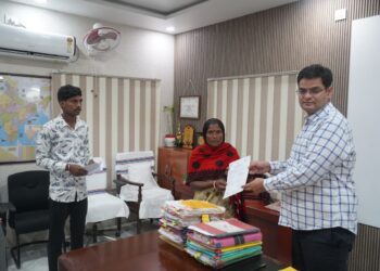अररिया – जिलाधिकारी की पहल पर असहाय पीड़िता को मिला तमिलनाडु से जारी मृत्यु प्रमाण-पत्र