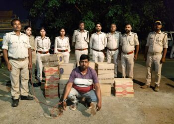 अररिया – 16 पेटी विदेशी शराब के साथ पैकपार पंचायत के सरपंच राजकुमार मेहता गिरफ्तार