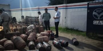 बिहार: किशनगंज जिले में एलपीजी गैस की किल्लत को लेकर किसी ने कालाबाजारी शिकायत की या नहीं की, जमाखोरी पर प्रशासन ने किया प्रहार